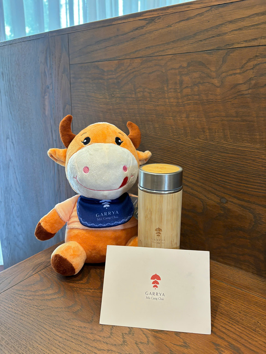 Garrya reusable bottle and sustainability materials