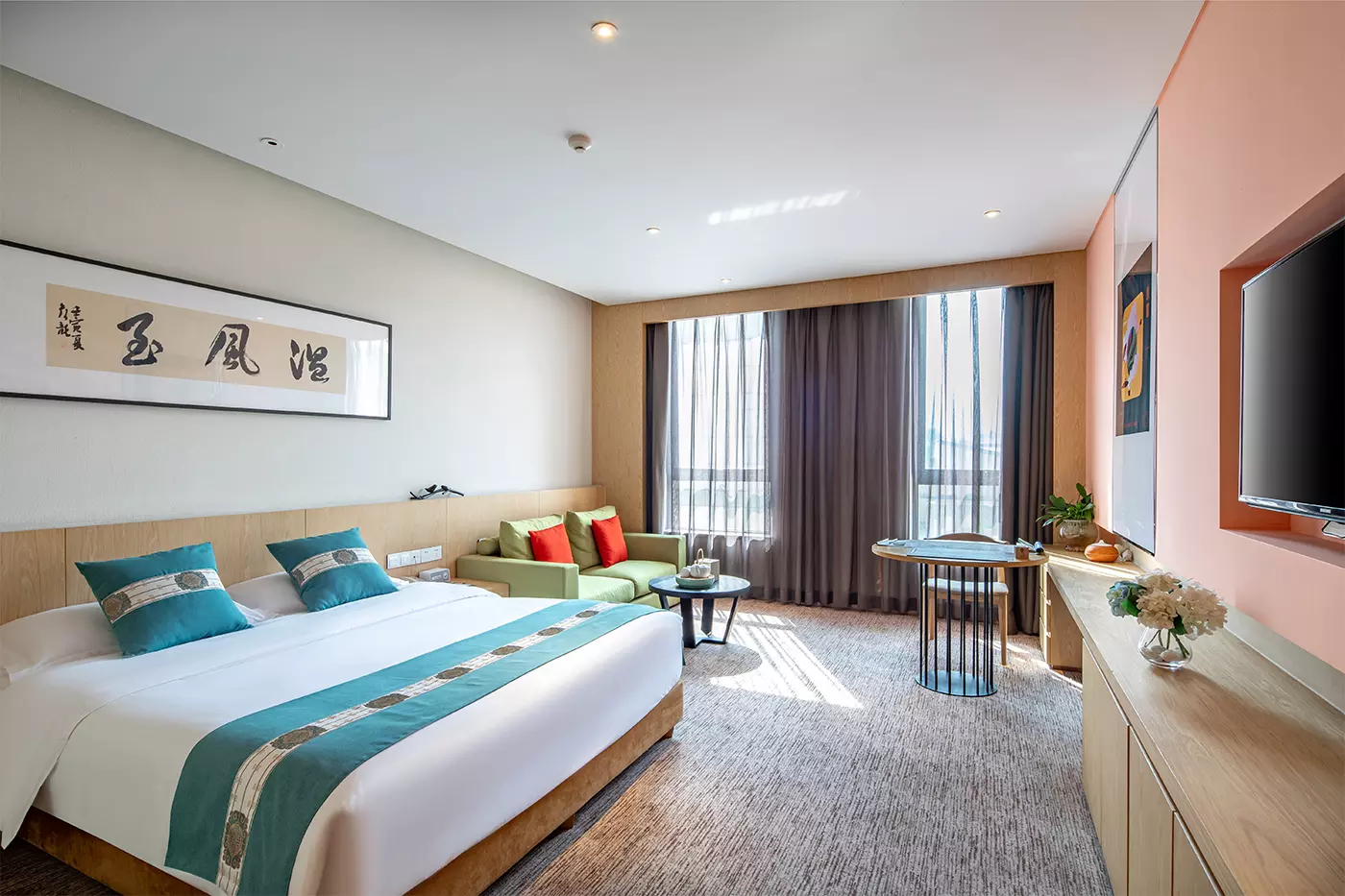 GRCNXL_King_Room1