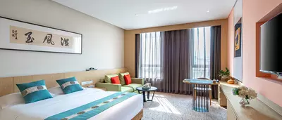 GRCNXL_King_Room1