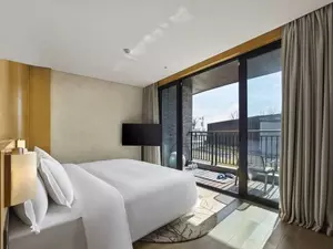 garrya suite bedroom