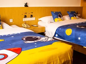 GRCNXL_Family_Room-02